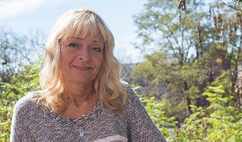 Angela Regan, portrait