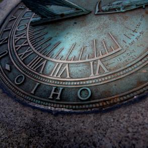 closeup of a sundial on 威廉希尔亚洲真人平台's 雅典 campus