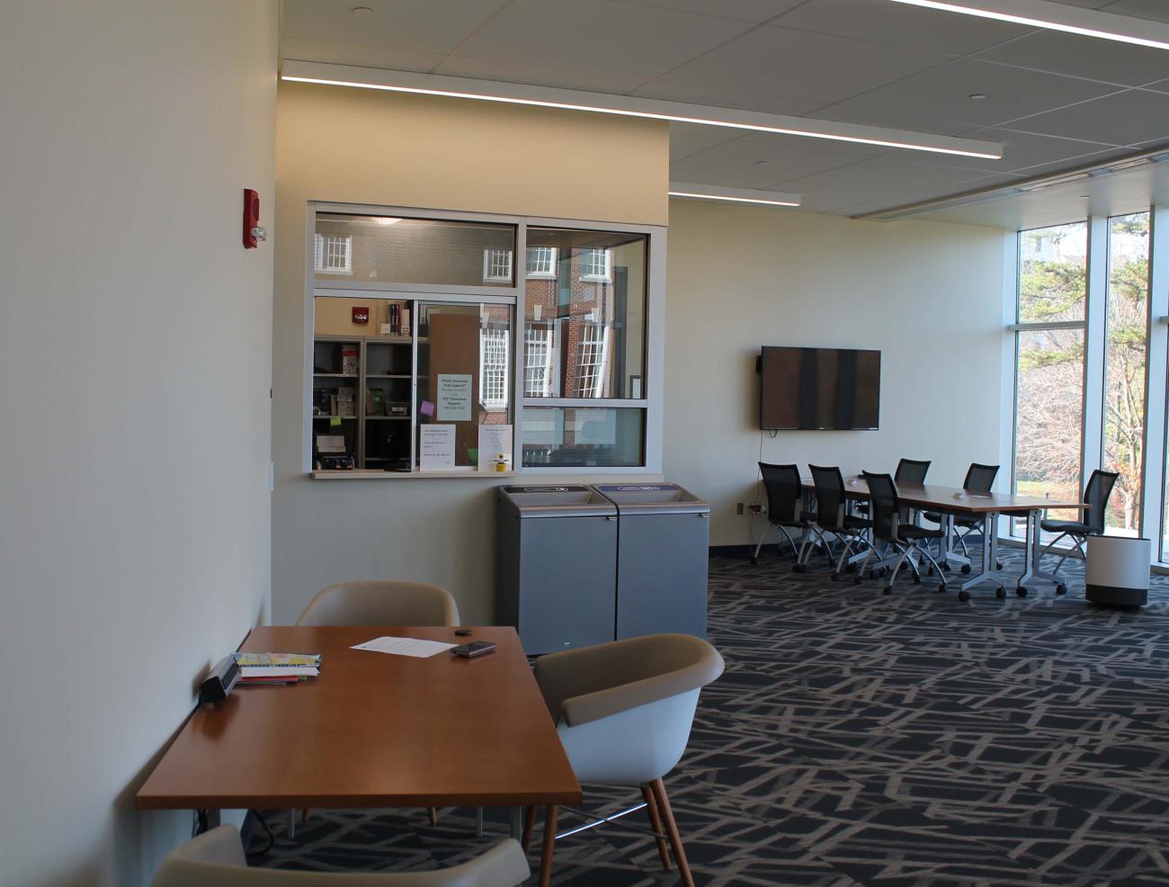 Center for Technology and Online Programs Front Desk