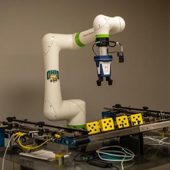 An automated robotic arm in the lab at OHIO
