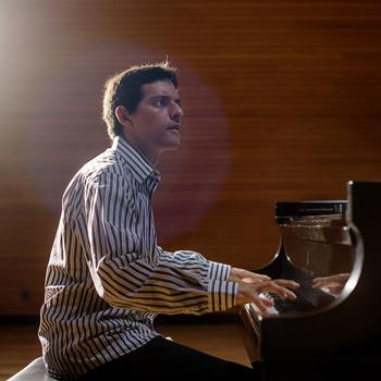 Pianist Alejandro Otra