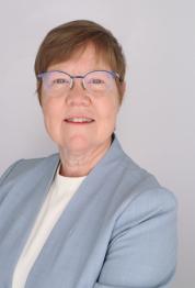 Headshot portrait of Beth Tragert