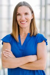 Erin Scholes Headshot