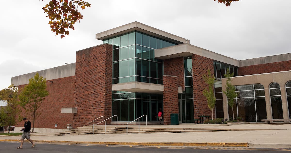 Main building on Ohio University's Lancaster Campus.