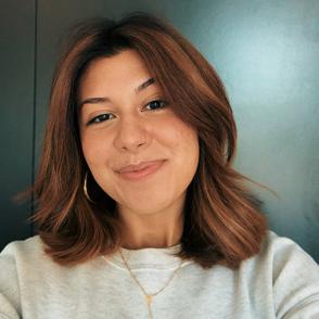 Analee Davis smiles in a selfie photo.