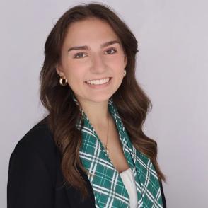 Ava Wood headshot