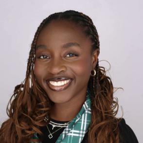 Christine Blay headshot