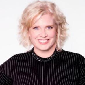 Laurie Lach Headshot.