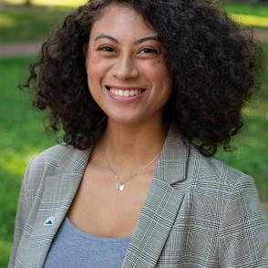 Jhasmin Glass Headshot