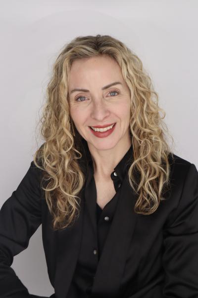 Colleen Carow Headshot