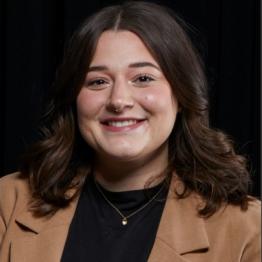 Hannah Protsik Headshot.