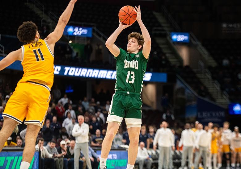 An Ohio University Men's Basketball player takes a jumpshot.